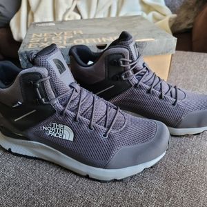 The North Face NIB Vals Mid WP shoe/boot